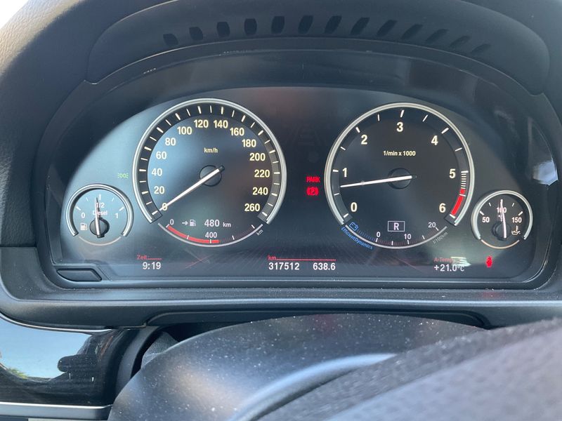 BMW 5er 530d xDrive — zdjęcie 13
