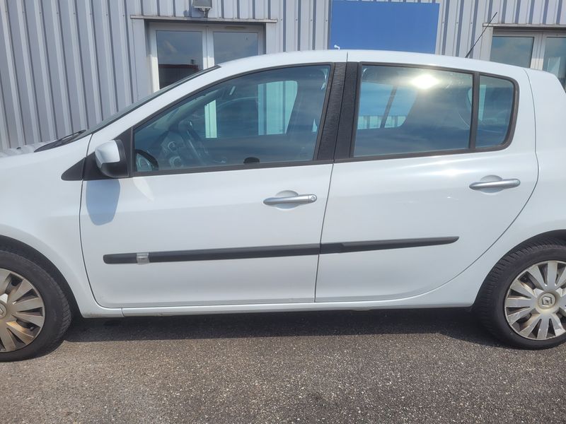 Renault Clio 1.5 dCi Expression Clim 2011 – снимка 4