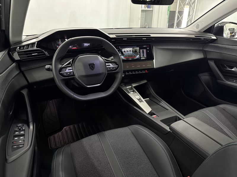 Peugeot 408 1.2 Mild-Hybrid Allure — zdjęcie 6