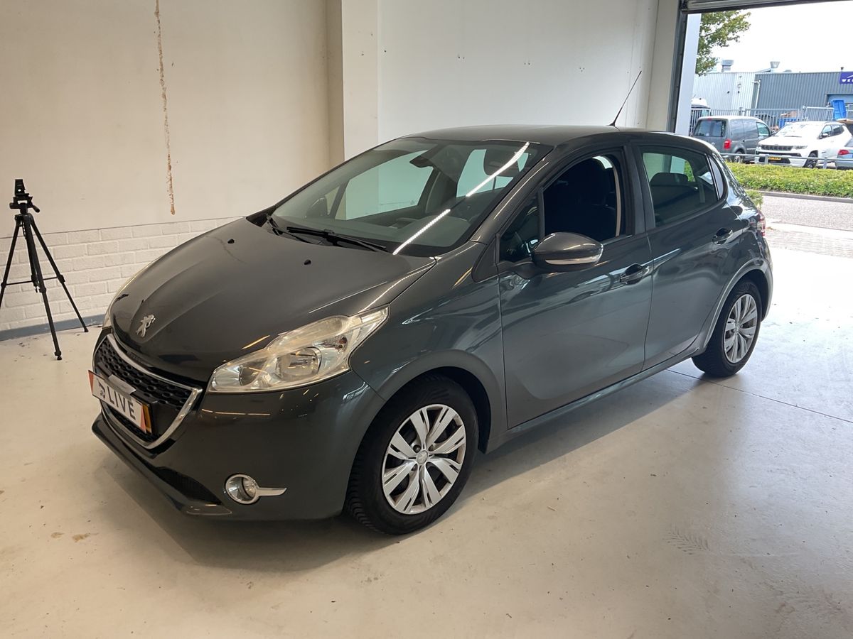 Peugeot 208 2013