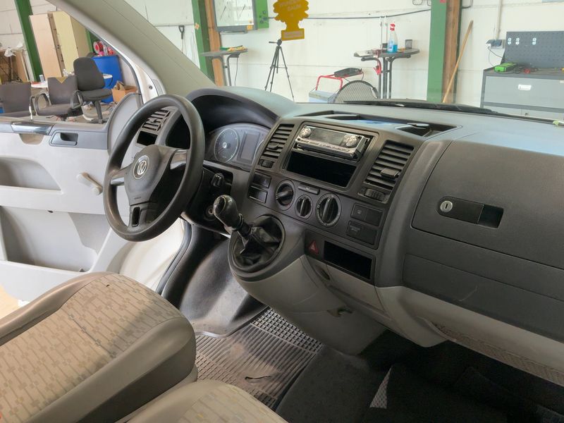 Volkswagen T5 Transporter 2.0 TDI Kasten — zdjęcie 12