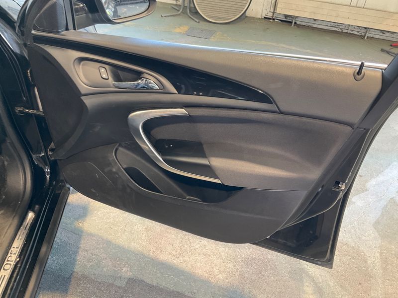 Opel Insignia Sports Tourer 1.6 CDTI DPF Innovation 2016 – снимка 31
