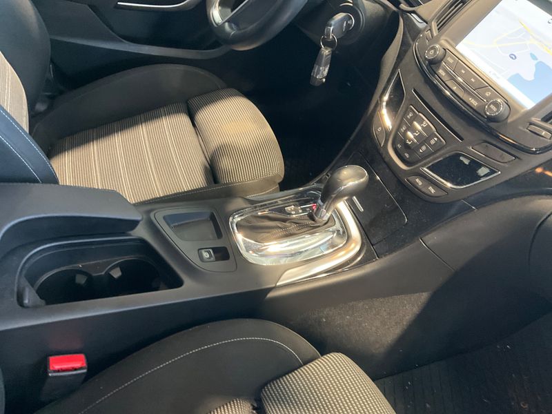Opel Insignia Sports Tourer 1.6 CDTI DPF Innovation 2016 – снимка 36