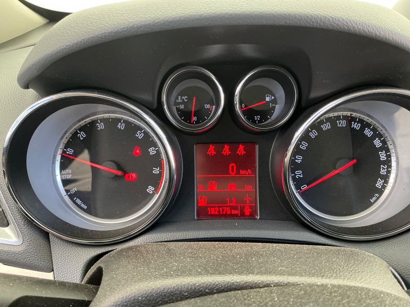 Opel Mokka 1.4 Turbo Innovation ecoFlex 4x4 — zdjęcie 13