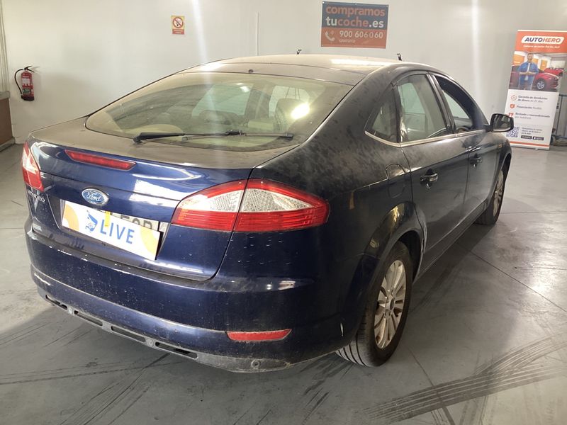 Ford Mondeo 2.0 Ghia — zdjęcie 2