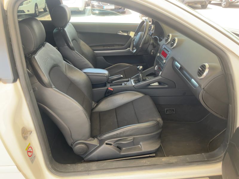 Audi A3 1.6 TDI Ambition — zdjęcie 11