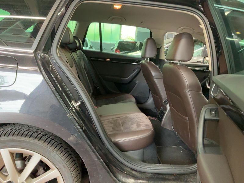 Skoda Octavia 2.0 TDI Laurin & Klement — zdjęcie 14