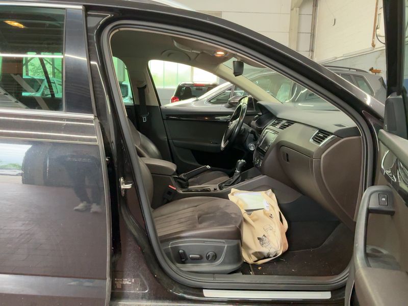 Skoda Octavia 2.0 TDI Laurin & Klement — zdjęcie 11
