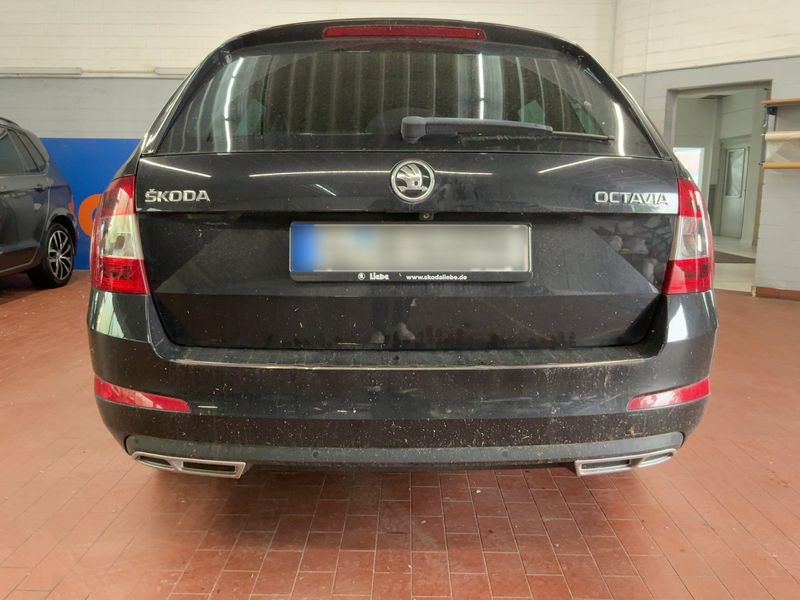 Skoda Octavia 2.0 TDI Laurin & Klement — zdjęcie 5
