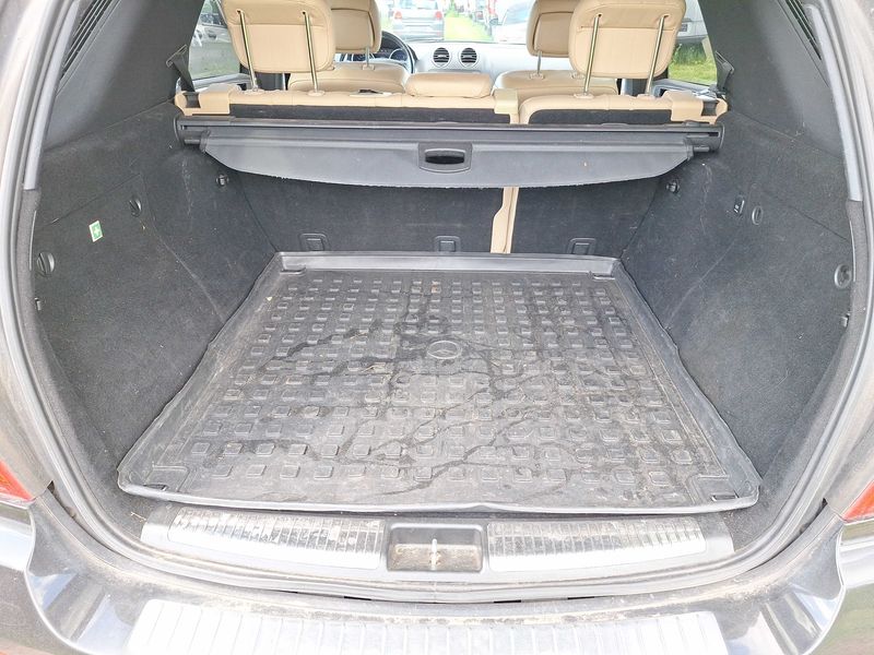 Mercedes-Benz M-Klasse ML 300 CDI 4Matic BlueEfficiency — zdjęcie 9