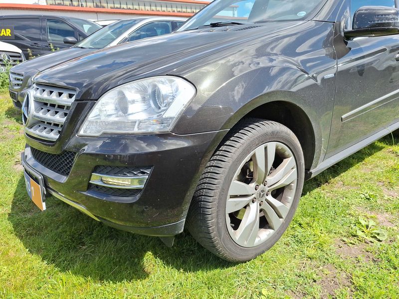 Mercedes-Benz M-Klasse ML 300 CDI 4Matic BlueEfficiency — zdjęcie 2