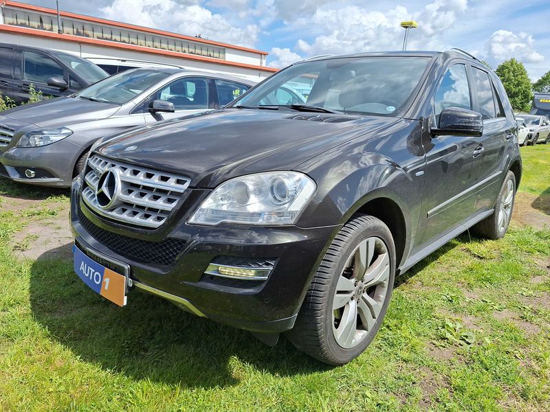 Mercedes-Benz M-Klasse ML 300 CDI 4Matic BlueEfficiency — zdjęcie 1