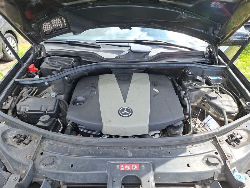 Mercedes-Benz M-Klasse ML 300 CDI 4Matic BlueEfficiency — zdjęcie 8