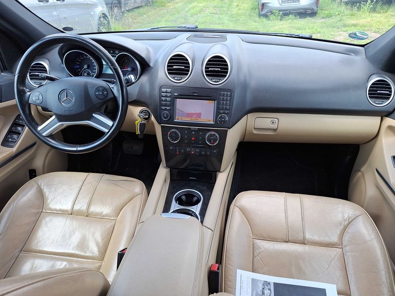 Mercedes-Benz M-Klasse ML 300 CDI 4Matic BlueEfficiency — zdjęcie 11
