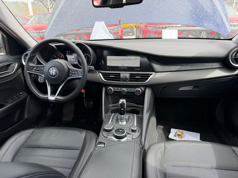 Alfa Romeo Giulia 2.2 JTDM B-Tech — zdjęcie 11