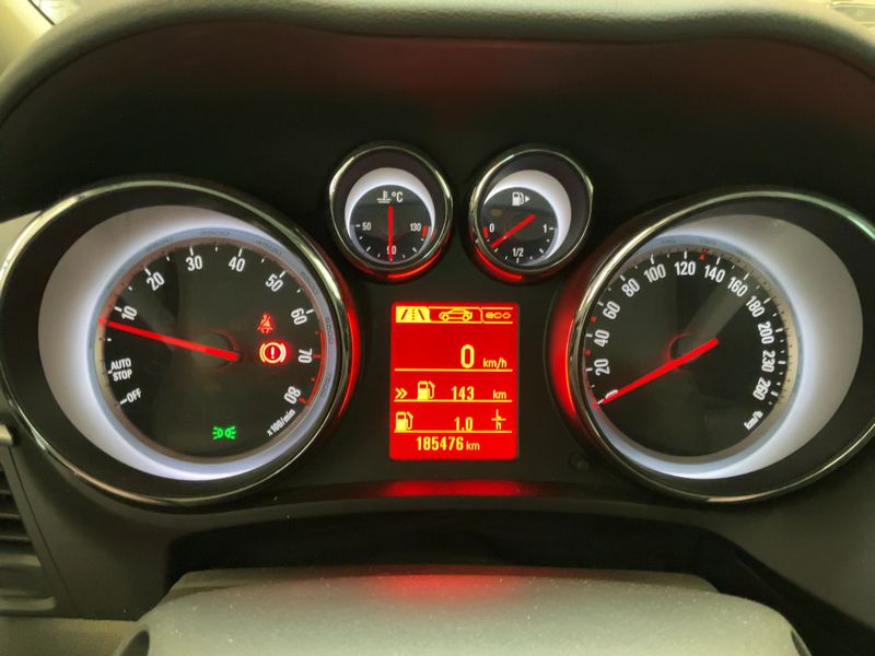 Opel Zafira Tourer 1.4 Turbo Selective — zdjęcie 13