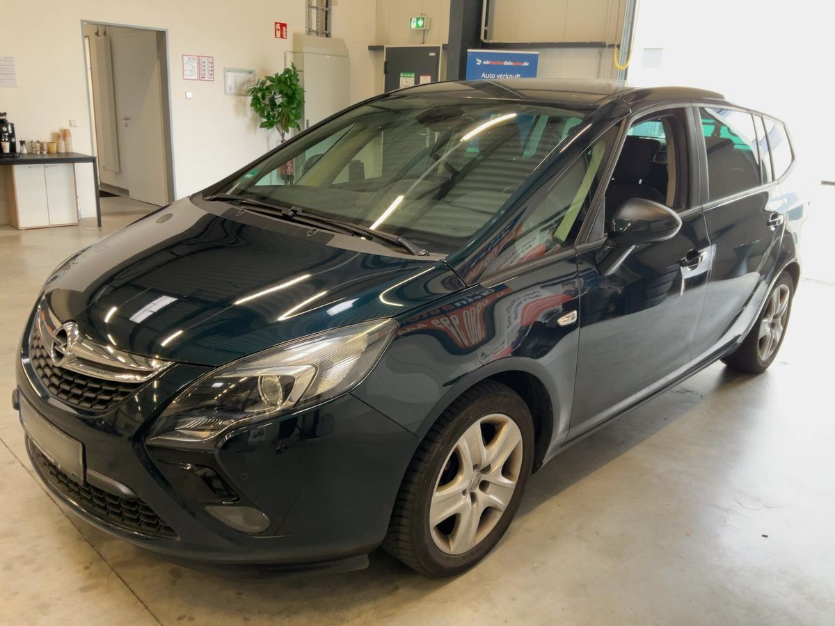 Opel Zafira 2015 — photo 1