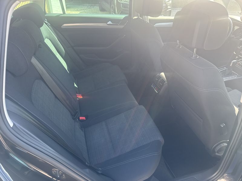 Volkswagen Passat 2.0 TDI Business — zdjęcie 14
