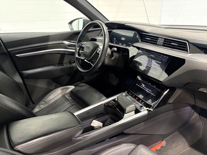 Audi e-tron 55 quattro S line — zdjęcie 7