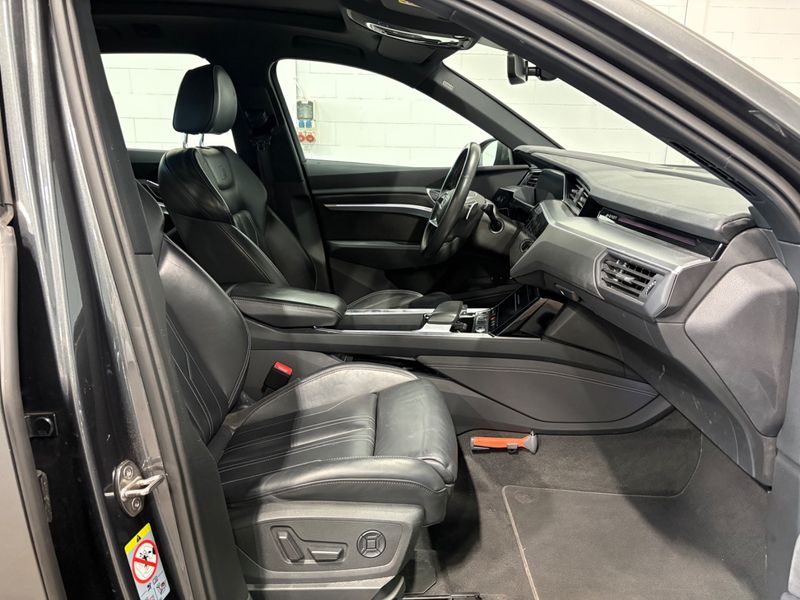 Audi e-tron 55 quattro S line — zdjęcie 6