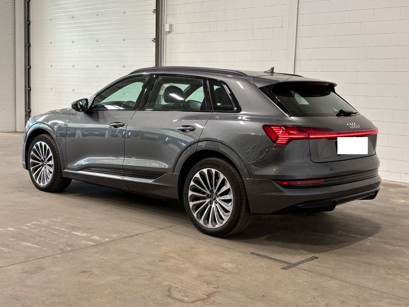 Audi e-tron 55 quattro S line — zdjęcie 2