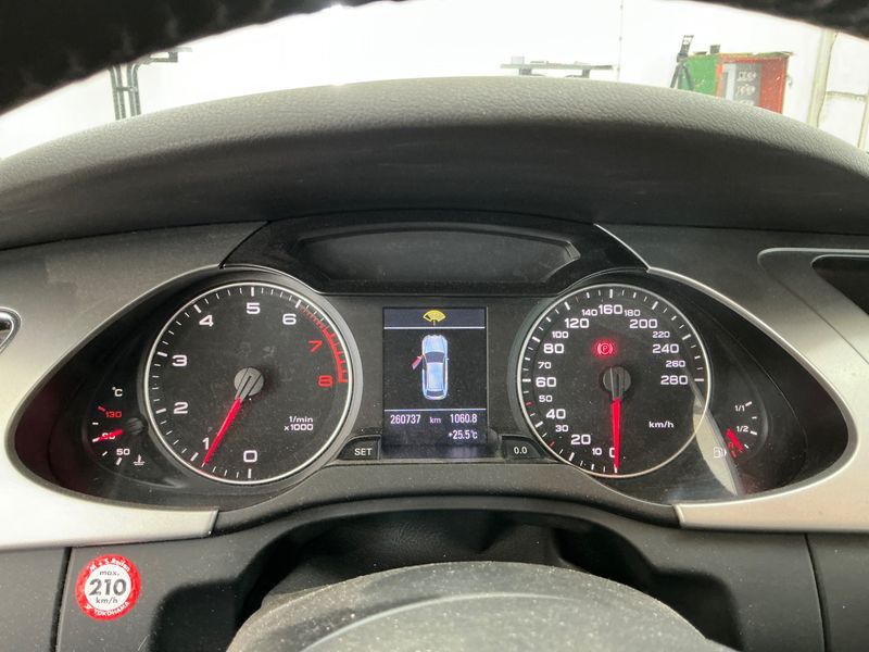 Audi A4 2.0 TFSI E85 Attraction 2010 – снимка 4