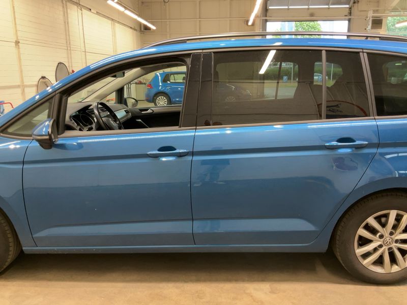 Volkswagen Touran 1.4 TSI Comfortline BlueMotion Tech — zdjęcie 4