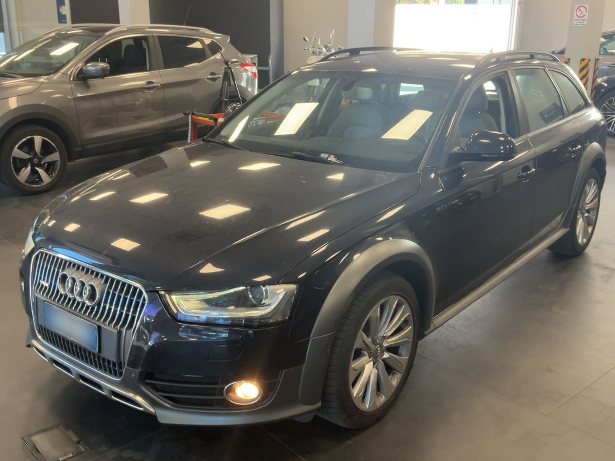 Audi A4 2015 — photo 1