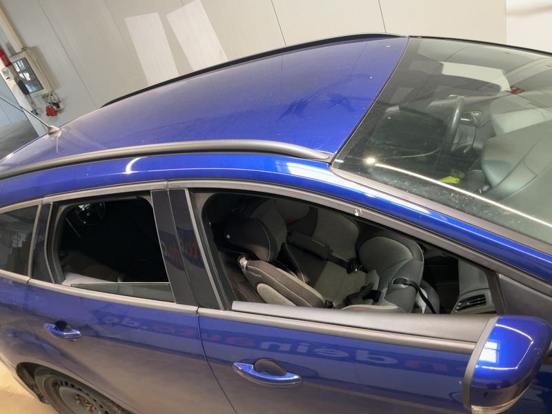 Ford Focus 1.0 EcoBoost ST-Line 2018 – снимка 13