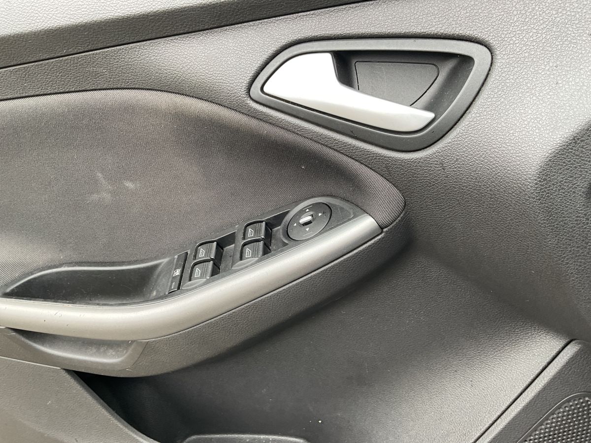 Ford Focus 2014 — photo 6