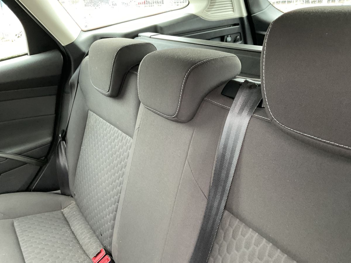 Ford Focus 2014 — photo 9