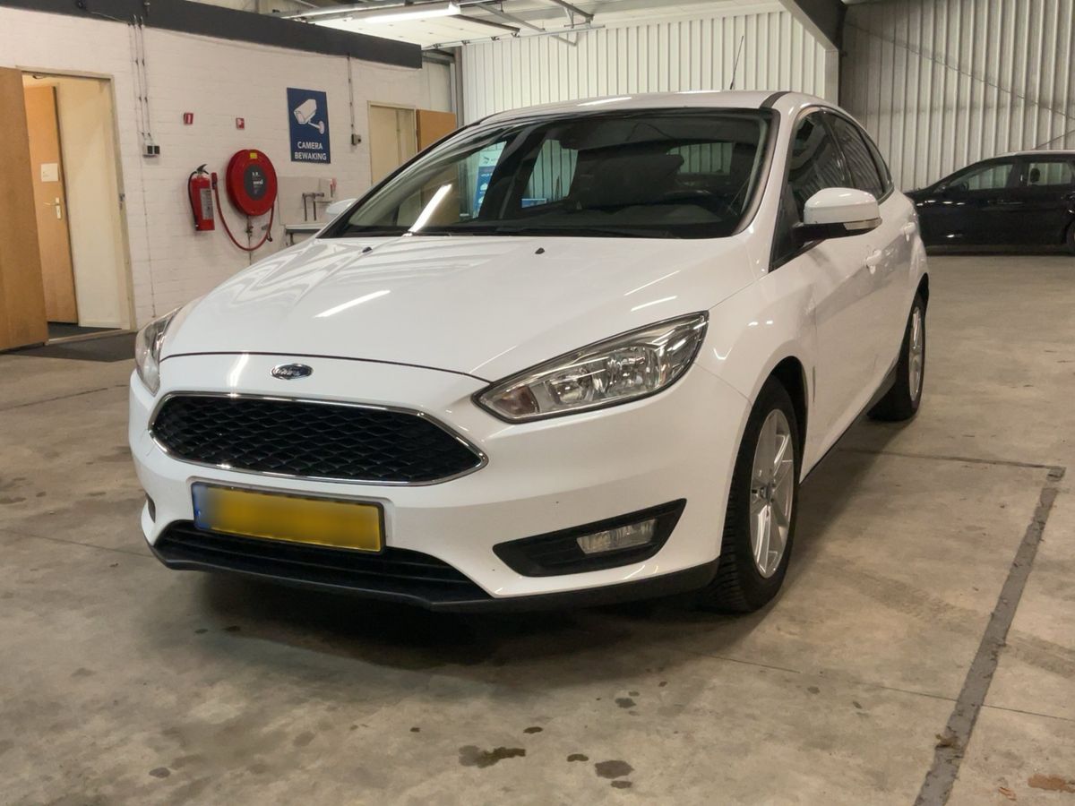 Ford Focus 2016 — photo 1