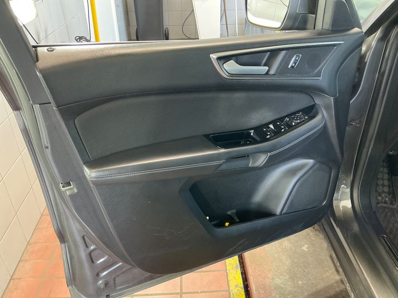 Ford Galaxy 2.5 Hybrid Titanium 2022 – снимка 23