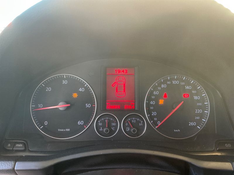 Volkswagen Jetta 2.0 TDI Advance — zdjęcie 4