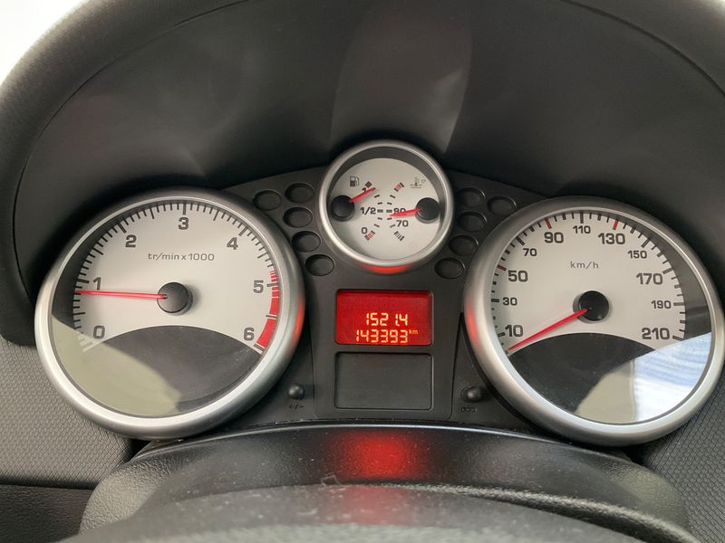 Peugeot 207 1.6 HDi Série 64 — zdjęcie 13