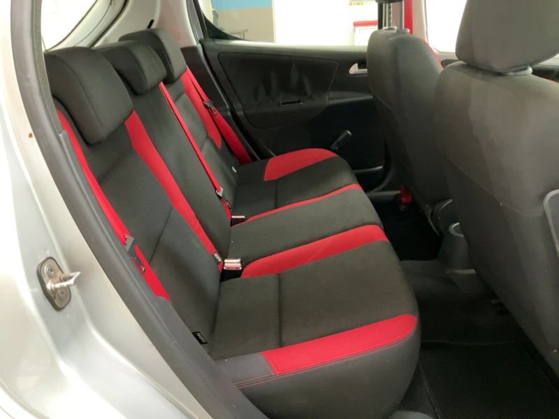 Peugeot 207 1.6 HDi Série 64 — zdjęcie 14