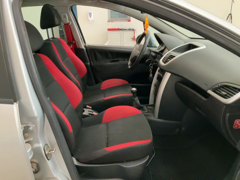 Peugeot 207 1.6 HDi Série 64 — zdjęcie 11