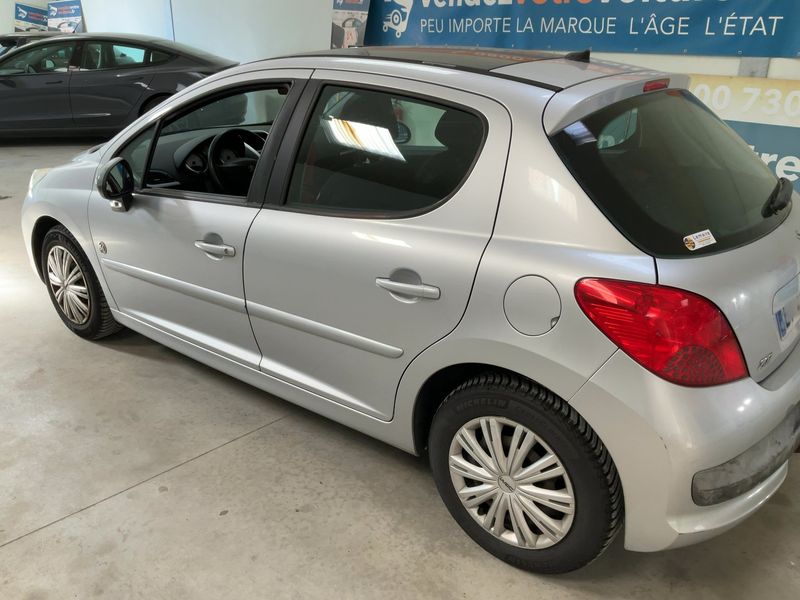Peugeot 207 1.6 HDi Série 64 — zdjęcie 3