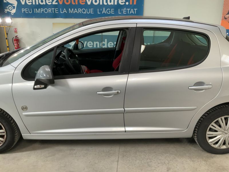 Peugeot 207 1.6 HDi Série 64 — zdjęcie 4