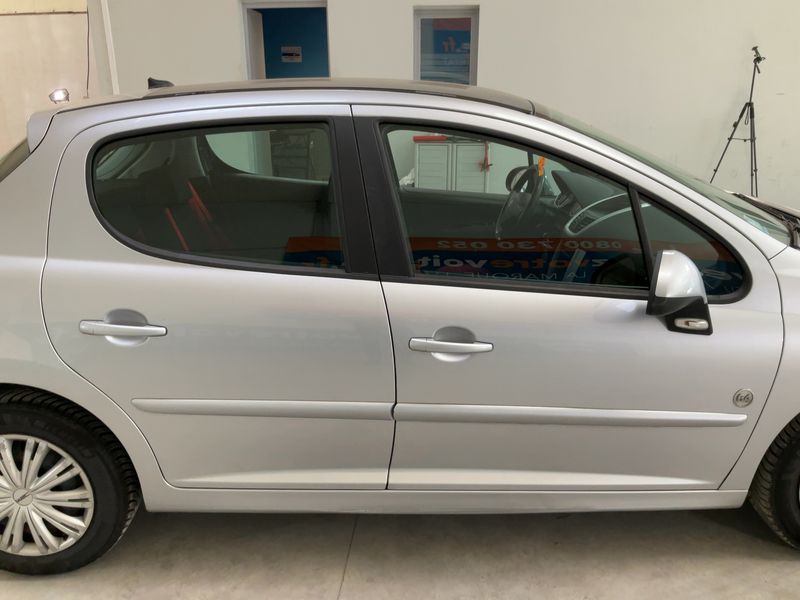 Peugeot 207 1.6 HDi Série 64 — zdjęcie 7