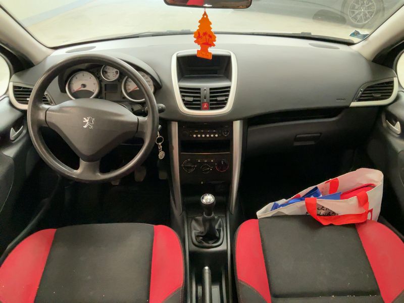 Peugeot 207 1.6 HDi Série 64 — zdjęcie 12