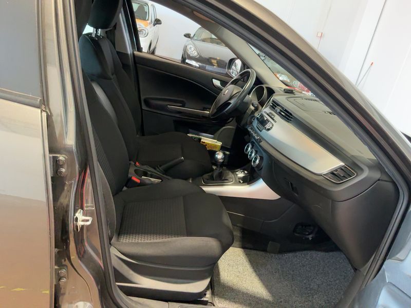 Alfa Romeo Giulietta 1.4 Turbo Progression — zdjęcie 11