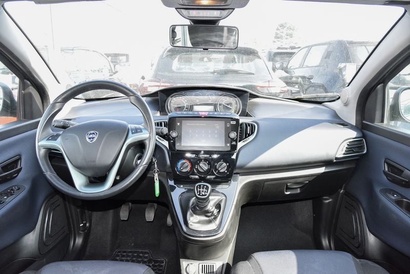 Lancia Ypsilon 1.0 Mild-Hybrid Oro — zdjęcie 11