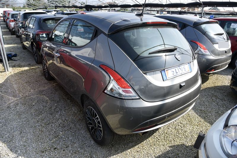 Lancia Ypsilon 1.0 Mild-Hybrid Oro — zdjęcie 3
