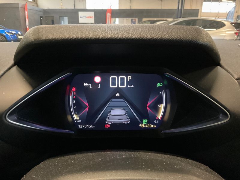DS Automobiles DS3 Crossback 1.5 Blue-HDi Performance Line Plus — zdjęcie 13