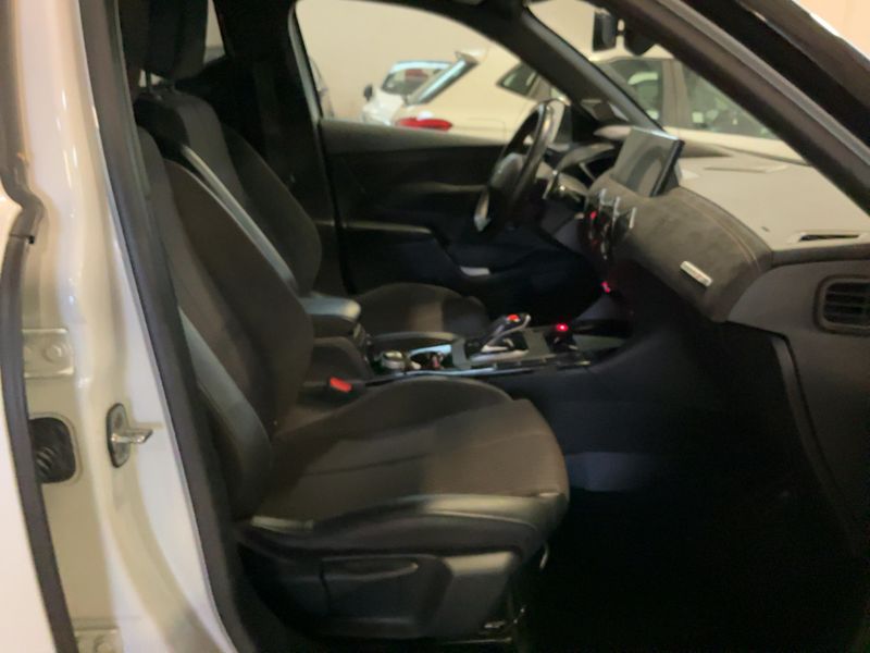 DS Automobiles DS3 Crossback 1.5 Blue-HDi Performance Line Plus — zdjęcie 11