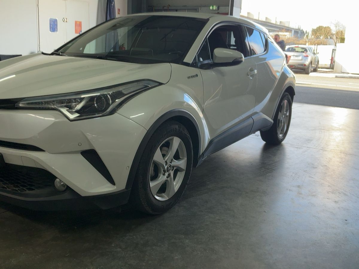 Toyota C-HR d'occasion