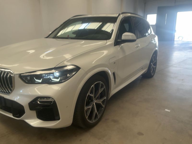 BMW X5 xDrive 45e M Sport — zdjęcie 2
