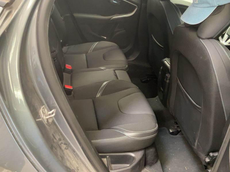 Volvo V40 2.0 D2 Momentum — zdjęcie 14