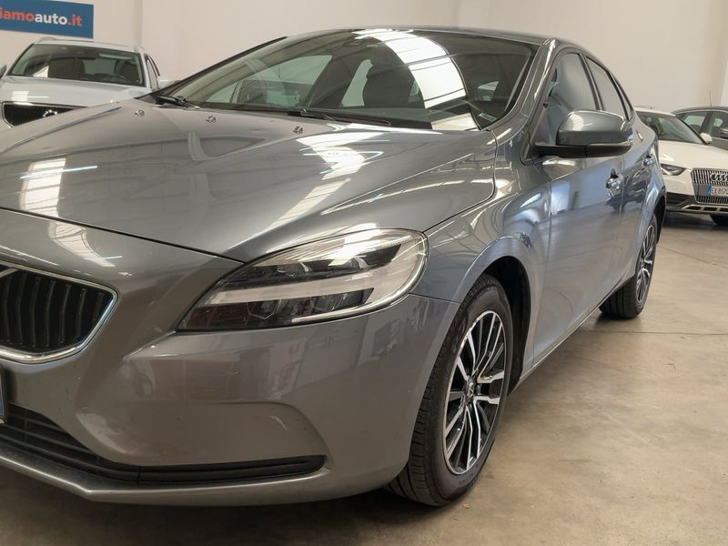 Volvo V40 2.0 D2 Momentum — zdjęcie 2